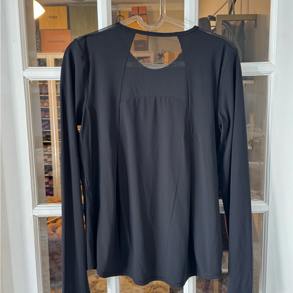 ▪️🖤 lululemon athletica Black Long-Sleeve Top with Mesh Shoulders 🖤▪️ - Picture 4 of 5